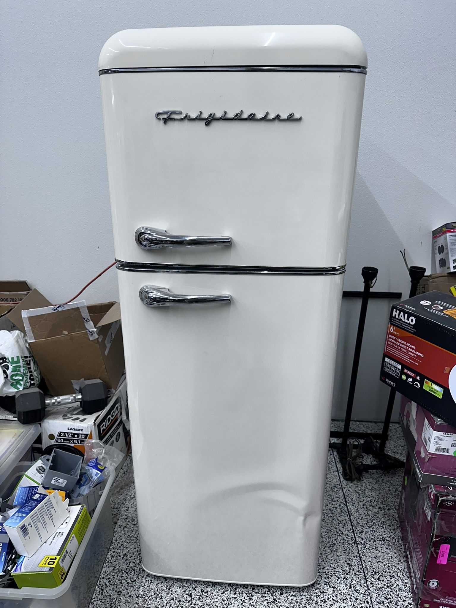 Frigidaire 7.5 Cu. Ft. Top Freezer Refrigerator