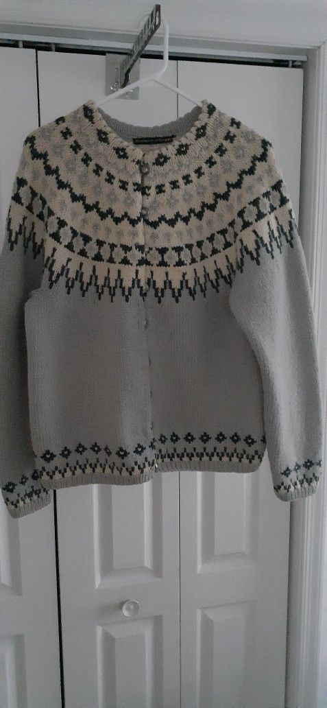 Cardigan Size M / L Hand Made