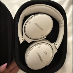 Bose QuietComfort 45 Headphones (Like New)