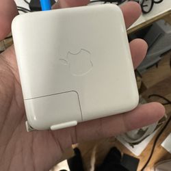 Apple 70 Watt USB C Charger For M1 M2 M3 M4 Air Or 13-14inch Pro 