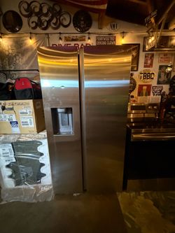 Samsung 36 in. 22 cu. ft. Counter Depth Smart Side by Side Refrigerator in Fingerprint-Resistant Stainless Steel
