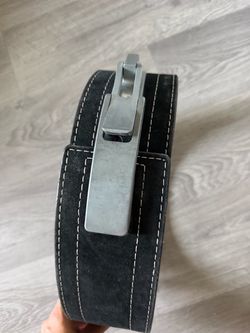 Weightlifting belt