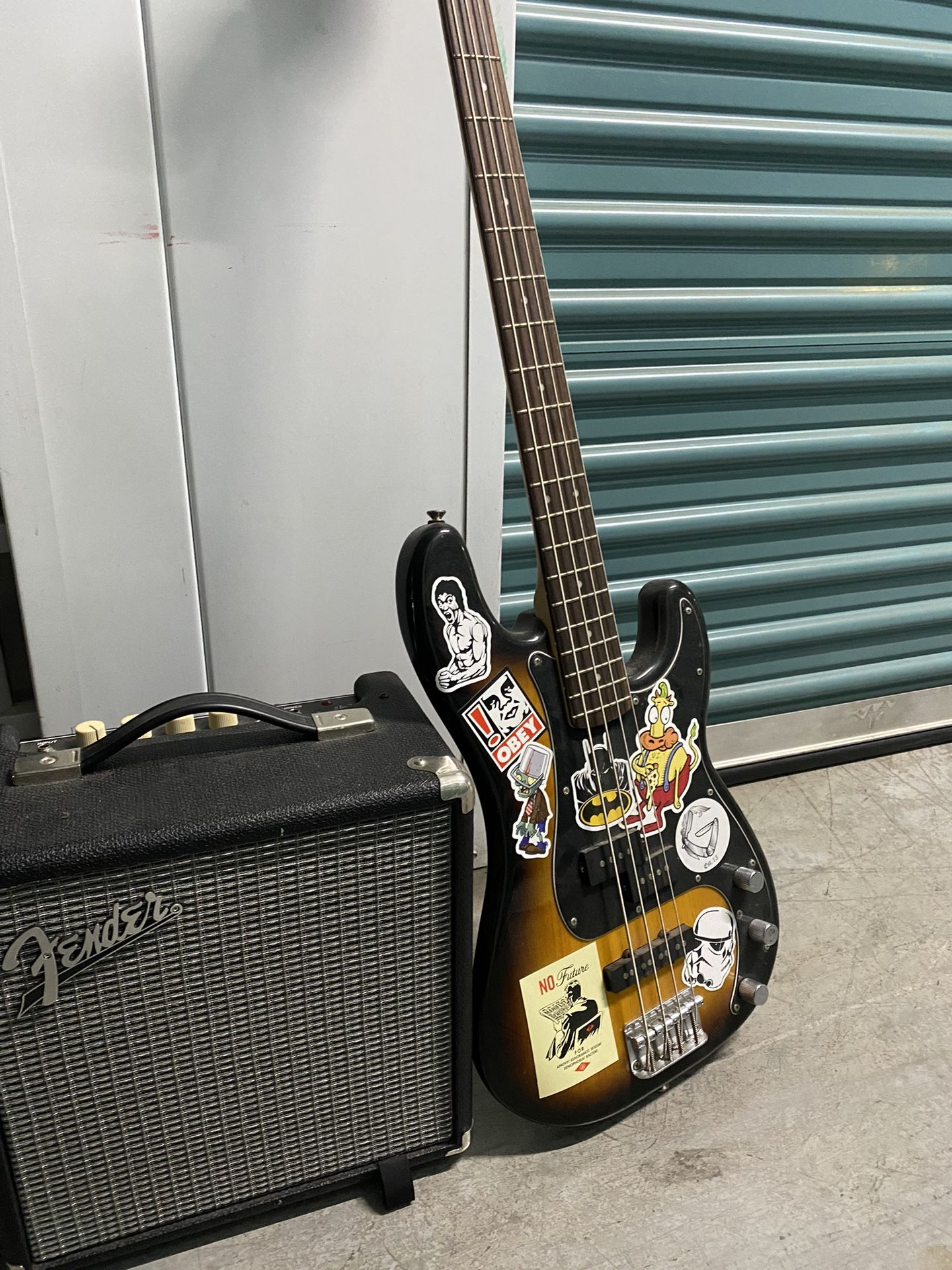 Fender Squier Jazz Bass With Amp