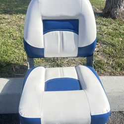 BOAT SEAT  COLOR:White W/Royal  