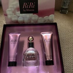 Riri By Rihanna Perfume Set 
