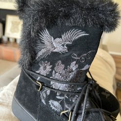 Johnny Was Women’s Moon Boots – Size 8 – Brand New