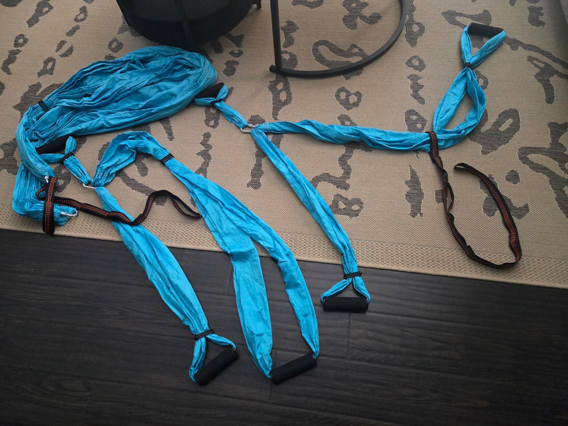 Aerial yoga swing