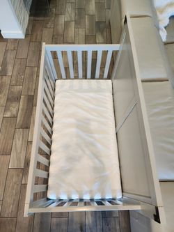 Crib with matress $300