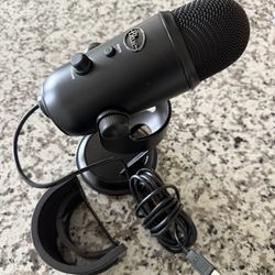 Blue Yeti USB Microphone w/ Pop Screen 