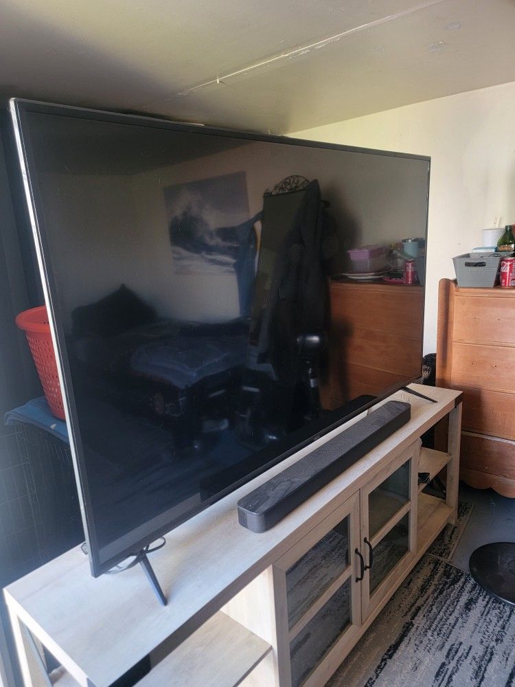 71 Inch Tv Great Condition Works Perfect 