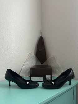 Gucci ‘Gucci Vernice Naplack Patent Leather Kitten Heels/NS Nylon’-serial#317042-used once