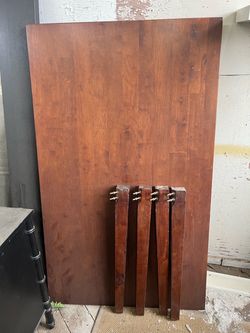 Dining table & chairs