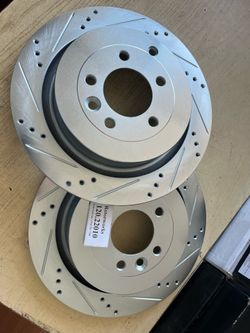Land Rover LR3 v8 4.4L Rear Drill Slot Rotors Brake Pads