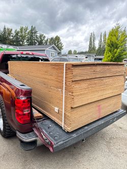 Vendo plywood para pisos de casa  a 30  piesa vale 50  en Home Depot