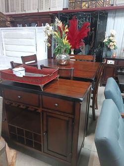 Kitchen and Dining Table Sets / Comedóres