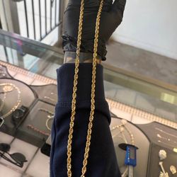 Gold rope chain