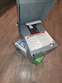 SquareD QO200TR  Enclosed molded case switch
