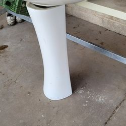 Bathroom Pedastal