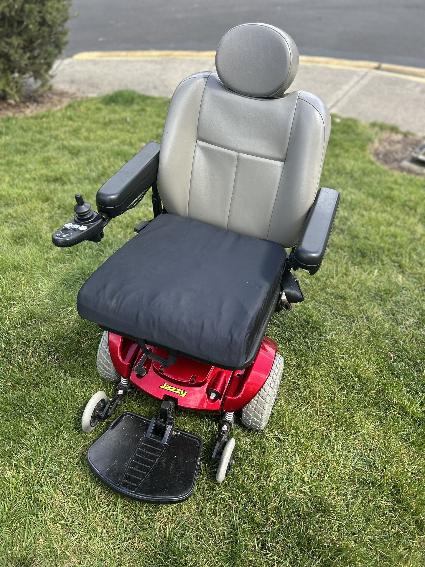 Jazzy Select Electric Wheelchair 