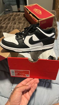 Nike Dunk Low(GS) size 7Y Panda