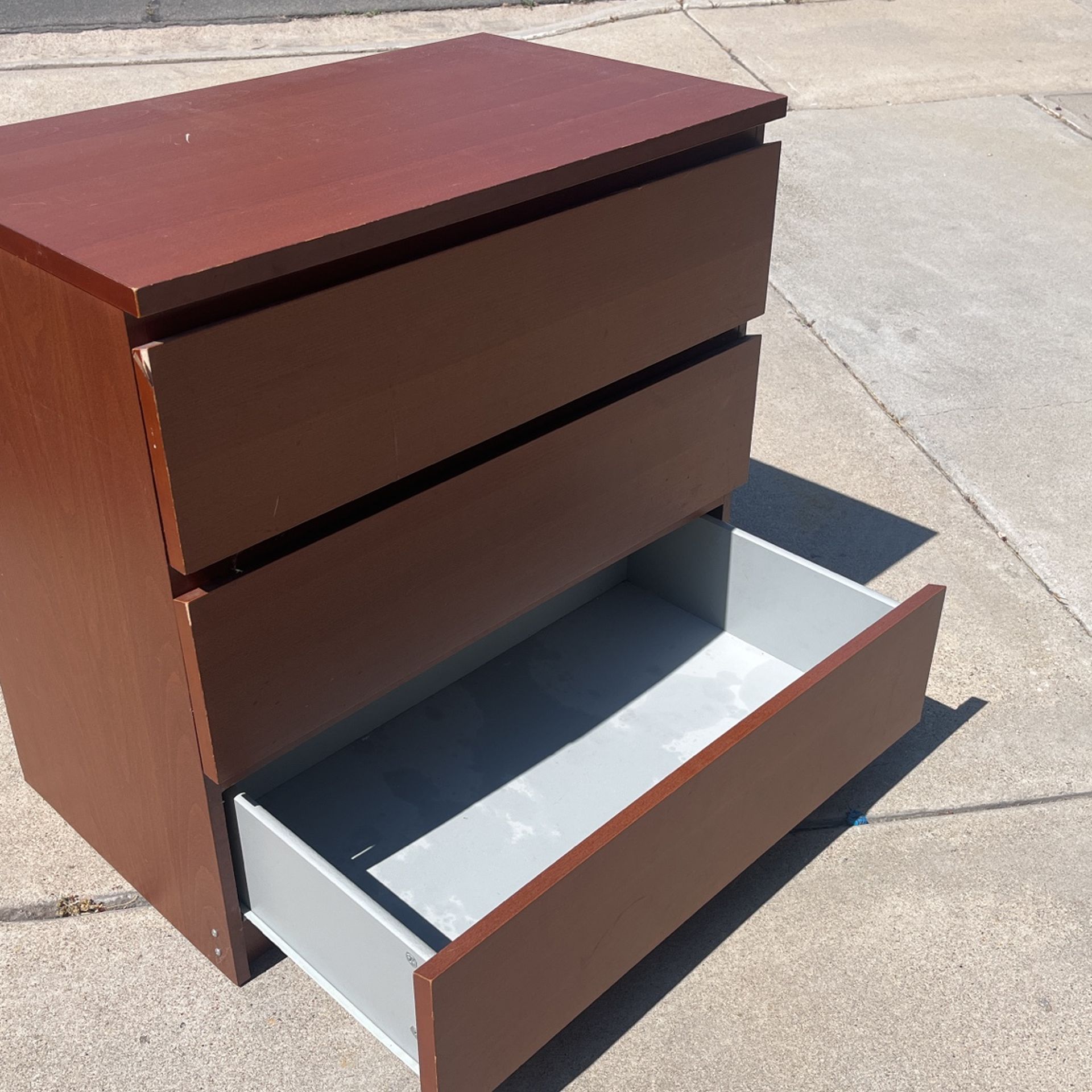 malm dresser medium brown IKEA Malm 3-drawer dresser for Sale in San Diego, CA