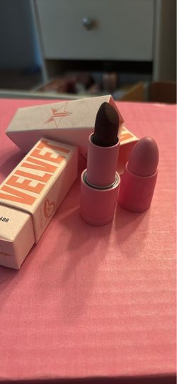 Jeffree star velvet lipstick