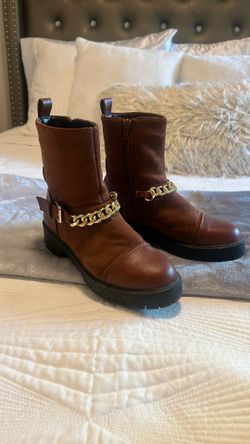 Woman Boots From Express 6.5 