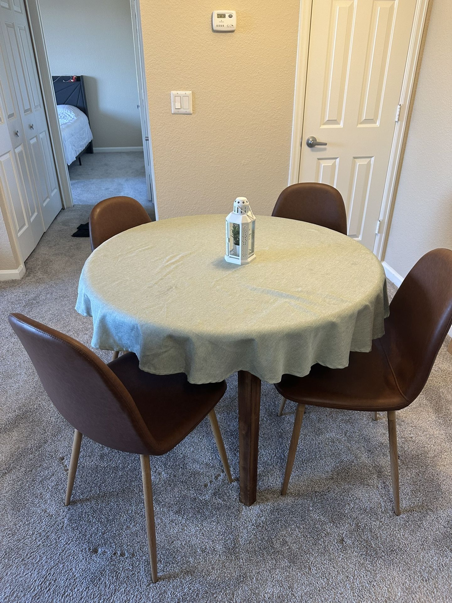 Round Kitchen Table