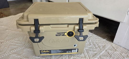Cabela’s Polar Cap Equalizer 25 Qt Heavy Duty Cooler