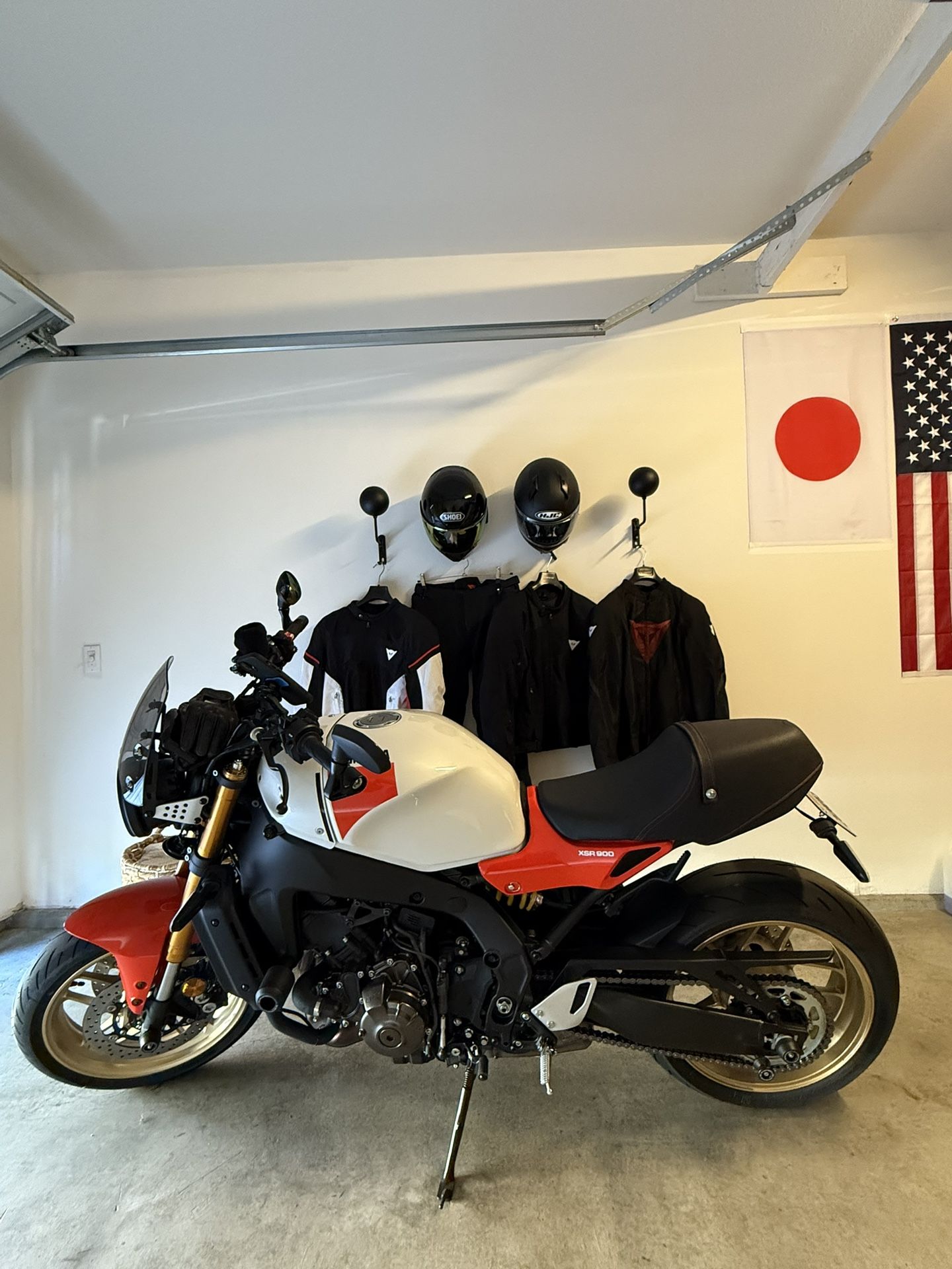 YAMAHA XSR900 (MY 2024)---$9,200 obo
