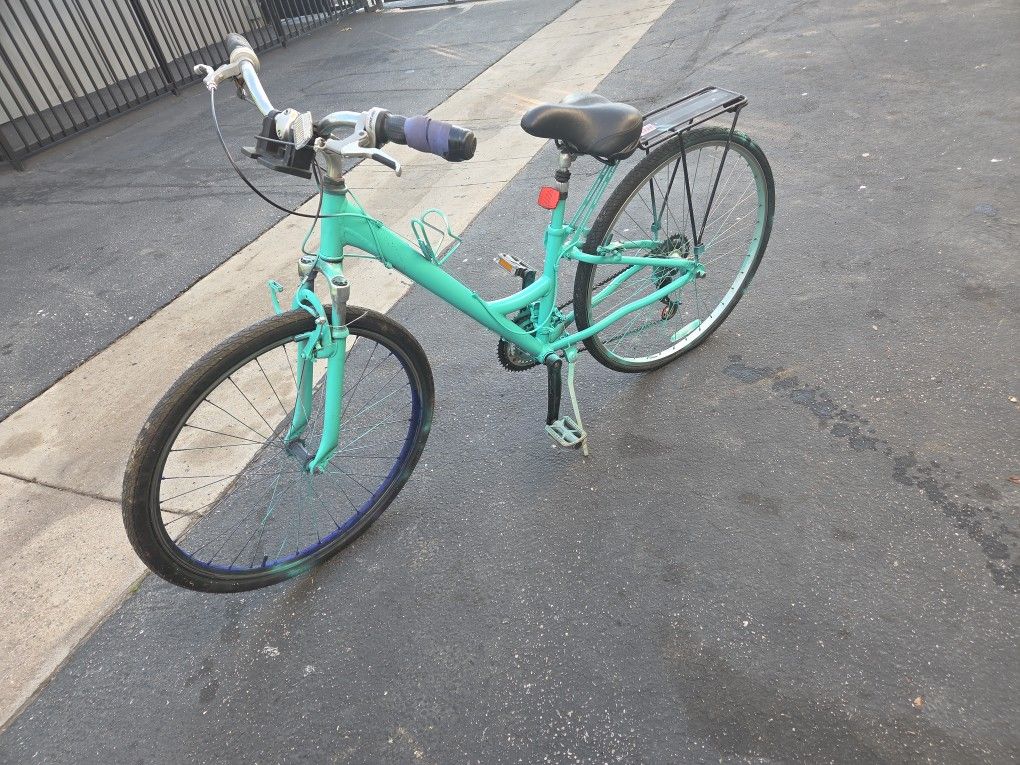 🦋Ladies Schwinn Bike🪻