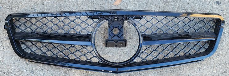 2008 To 2013 MERCEDES BENZ C300 GRILLE GRILL 