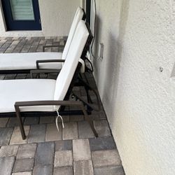 Outdoor Chaise Lounge Chairs (2)