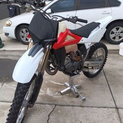 Husqvarna Dirt Bike 