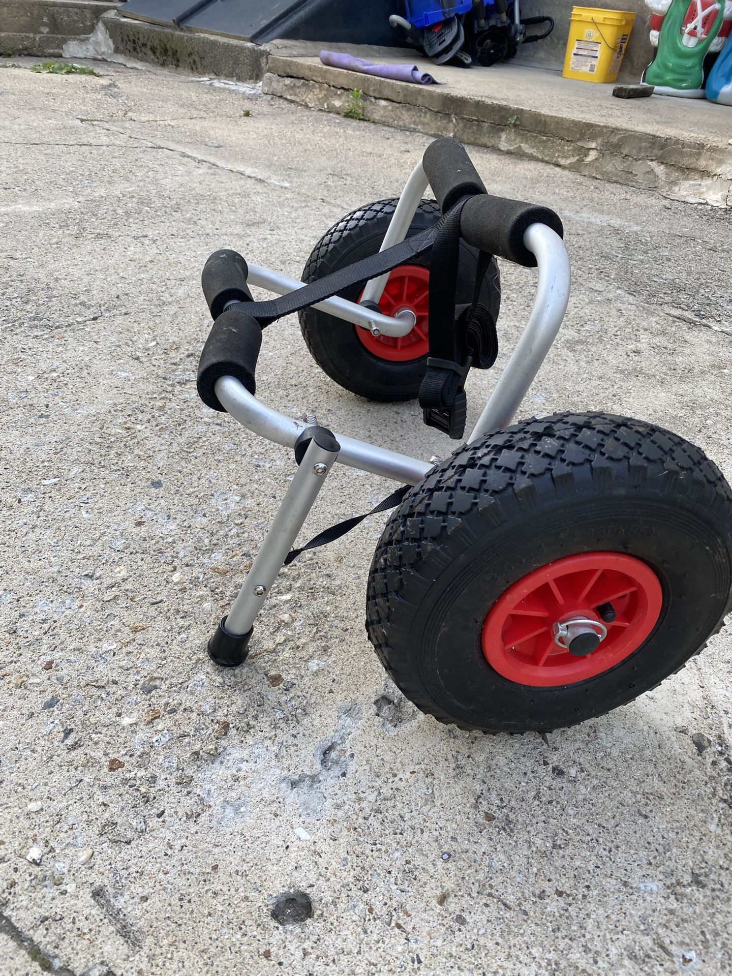 Kayak carrier for easy access to the lake or beach