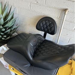 Saddlemen Road Sofa for Harley Davidson Road Glide / Street Glide 
