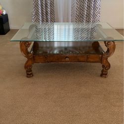 Coffee Table/hablo español