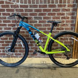 2021 Xcaliber 9 Trek Mountain Bike