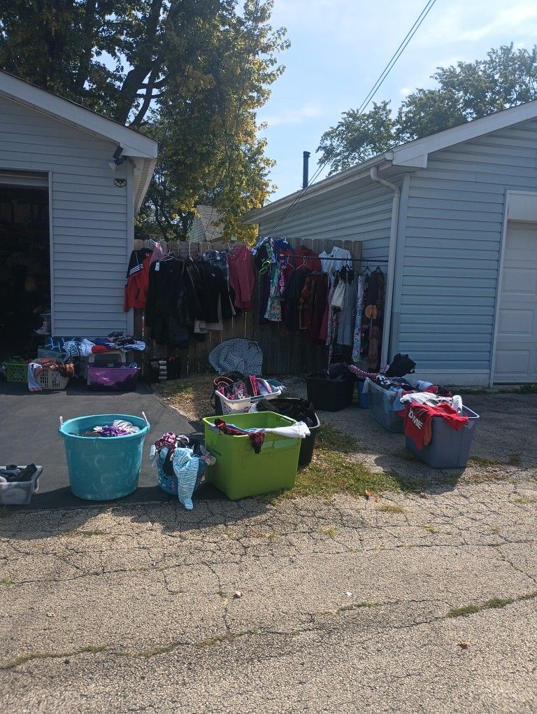 Garage Sale Today @ 217 S. May St. Joliet. 