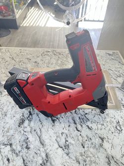 Milwaukee 2743-20 15ga Finish Nailer with Battery