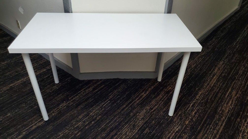 White Ikea Desk