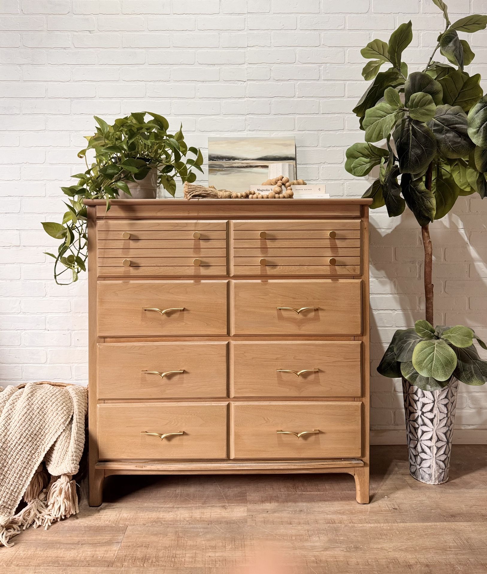 Vintage Mid Century Modern Dresser 4 Drawer