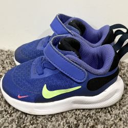 Nike No Tie Elastic Lace With Velcro Closure Size 4c