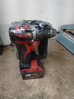 Milwaukee M18 Cordless Drill with 5.0Ah Battery