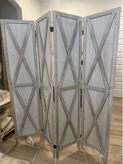 Wood screen divider