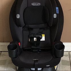 LIKE NEW GRACO SLIM FIT CONVERTIBLE CAR SEAT!!!!