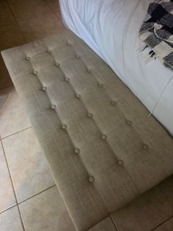 Tufted Upholstered Bedroom Bench