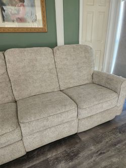 Best Home Furnishings Reclining Living Room Set(Sofá + Loveseat)