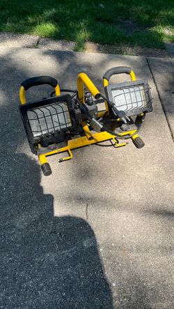 Halogen lights Asking $14 or best