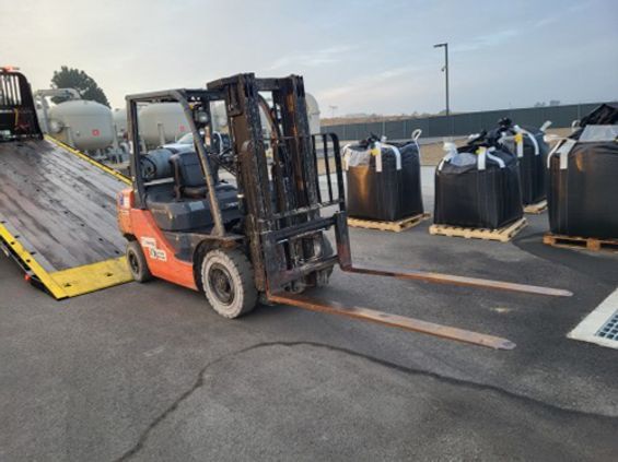 2016 TOYOTA WAREHOUSE FORKLIFT SHOP FORKLIFT LOW PROFILE LO-PRO DUAL FUEL GAS AND PROPANE